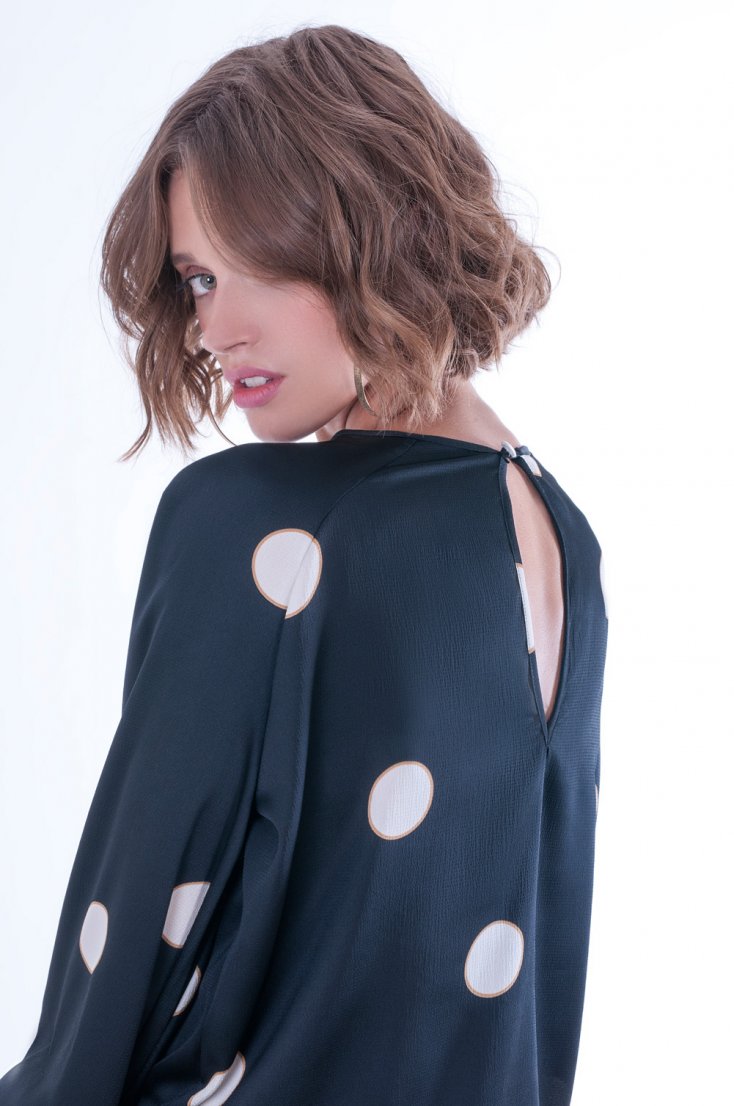 LEORA – Black blouse with white polka dots and wide sleeves